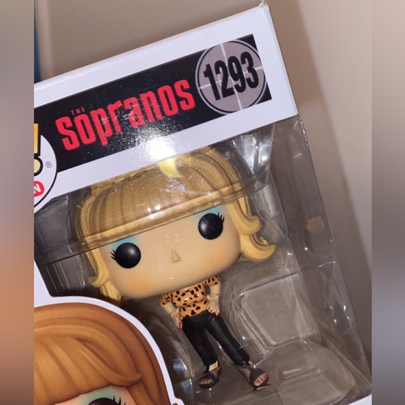 NEW - ‘The Sopranos’ Carmela Soprano Funko Pop - Picture 9 of 14